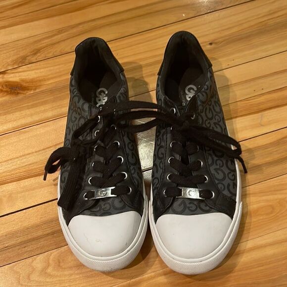 Guess black logo white sidewall/bumper silver logo tan lace up sneakers Size 8.5 - Picture 1 of 7